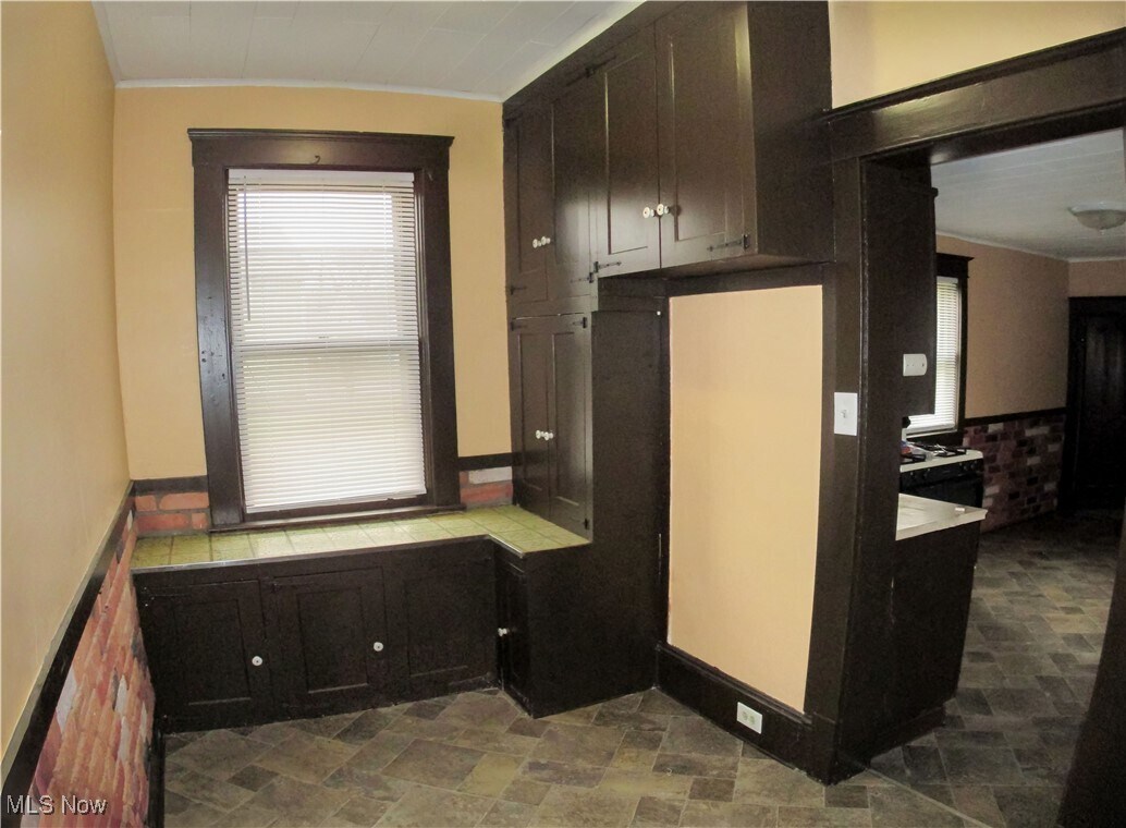 Building Photo - 3672 E 48th St