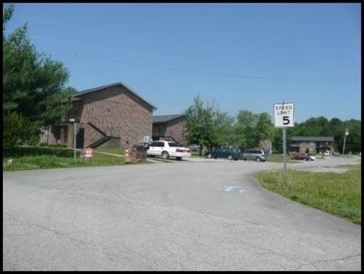 Foto del edificio - 101 Foxwood And Raintree Ln