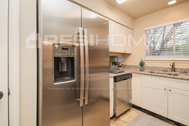 Building Photo - 6402 Wild River Dr