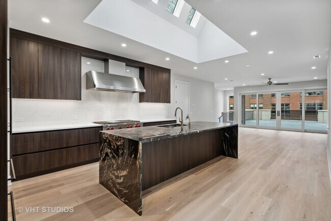 Foto del edificio - 232 S Green St