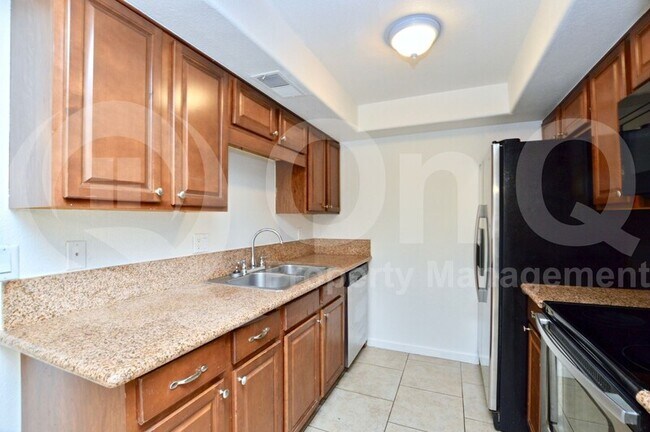 Building Photo - 3119 W Cochise Dr