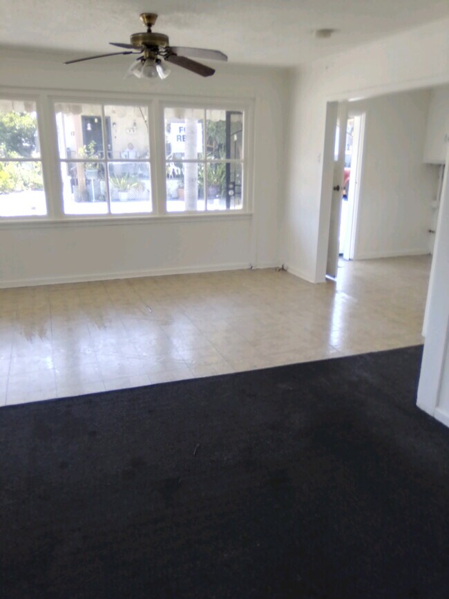 Foto del edificio - 14710 Lakewood Blvd