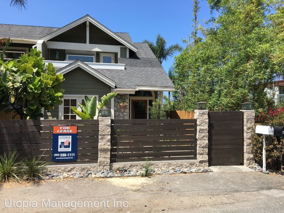 Foto principal - 4 br, 2.5 bath House - 2156 Montgomery Ave