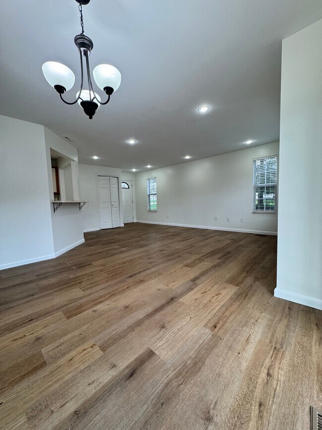 Foto del edificio - 249 Brookwood Dr