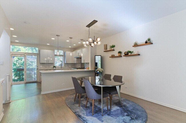 Foto del edificio - 2 bedroom in Chicago IL 60614