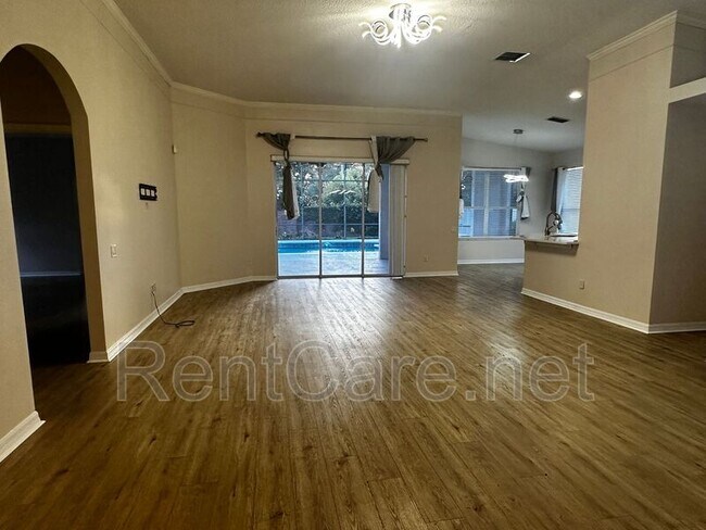 Photo - 1363 Glenwick Dr House