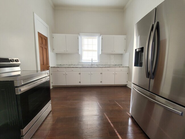 Foto del edificio - 2208 Coggin Ave