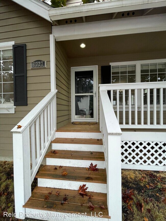 Foto del edificio - 3 br, 2 bath House - 6327 Hamma Hamma Lane NE