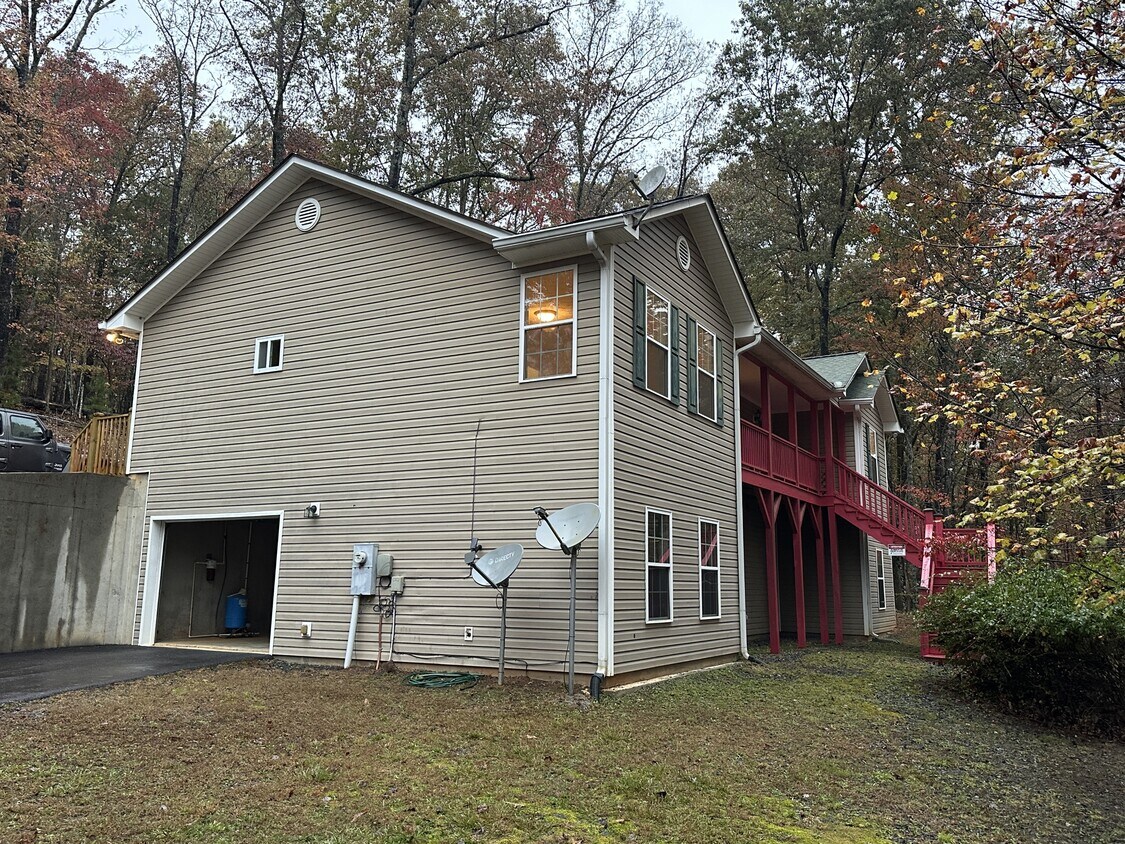 Primary Photo - 600 Indian Trail