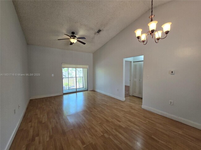 Foto del edificio - 8022 SW 21st Ct