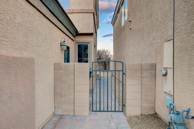 Building Photo - Three Bedroom Home in Spring Mountain Ranch