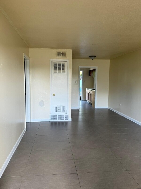 Building Photo - 3720 Outland Rd