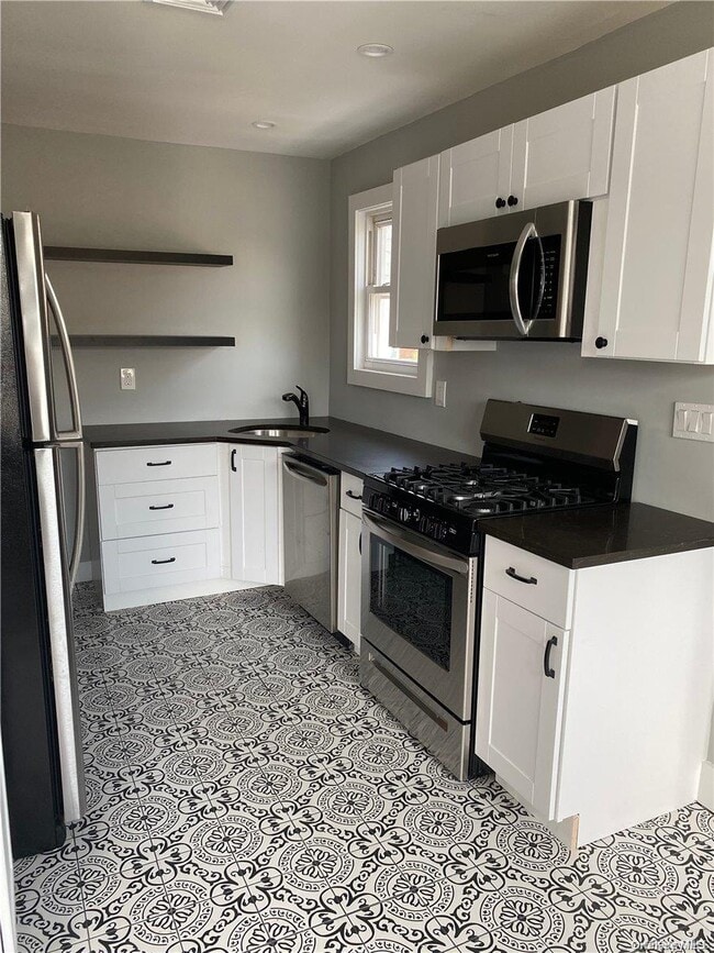 Building Photo - 122 E Fulton St