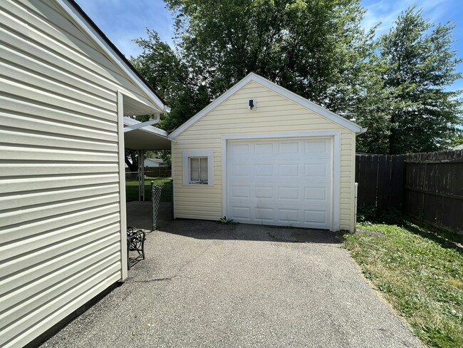 Building Photo - 336 Inverness Ave