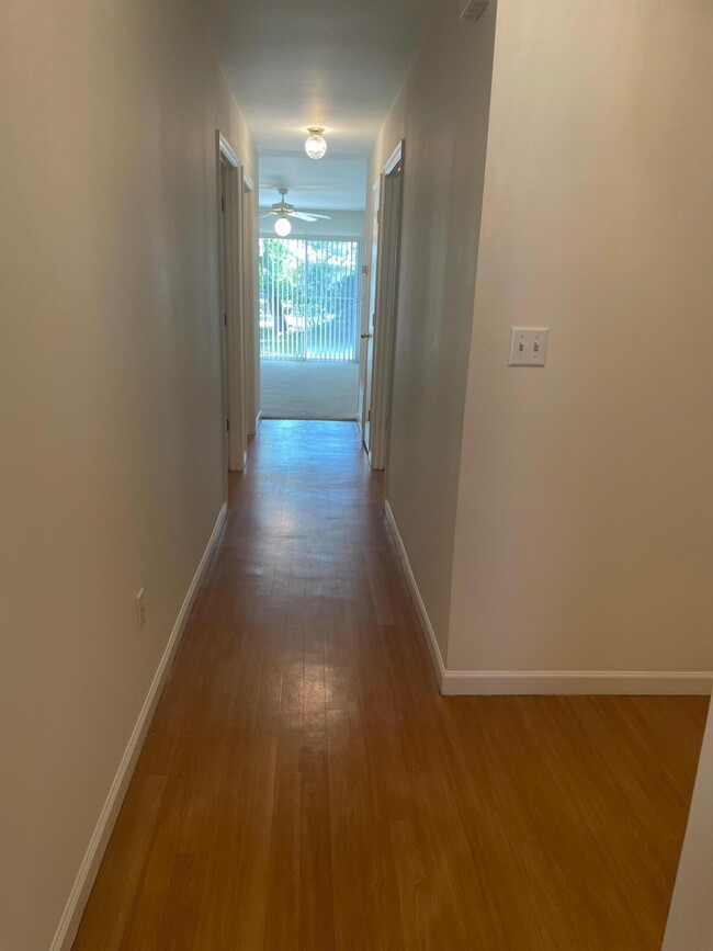 Foto del edificio - 879 Fairview Dr