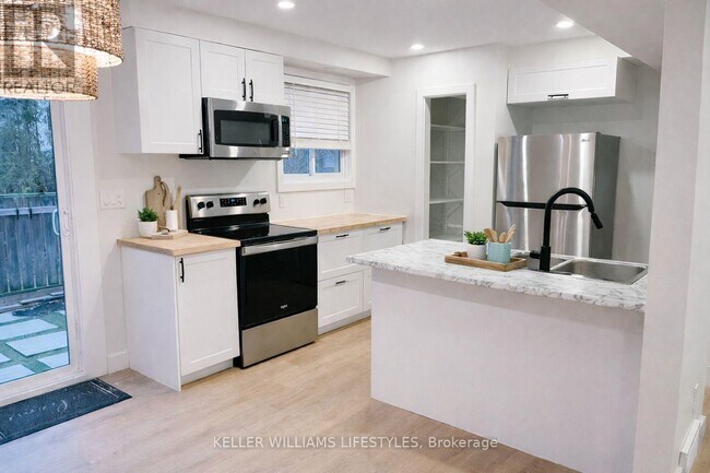 Building Photo - 417 Griffith St