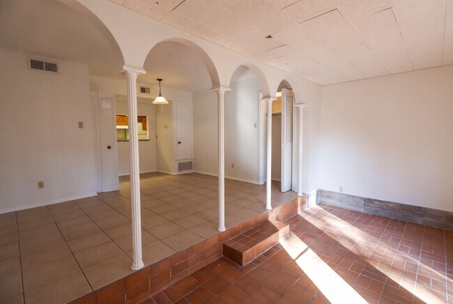 Foto del edificio - 3730 Fairfield Ave