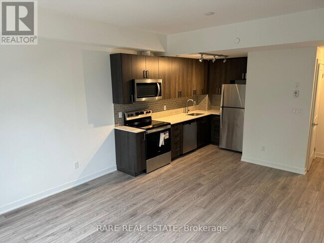 Photo du bâtiment - 4045 Hickory Dr