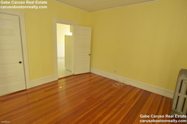 Building Photo - 2 br, 1 bath Triplex - 794 Boylston St # GC1