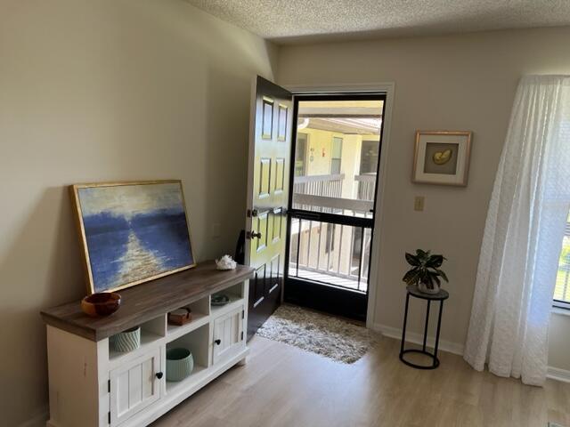 Building Photo - 361 SW South River Dr