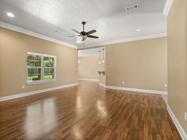 Building Photo - 1240 Harmony Ln