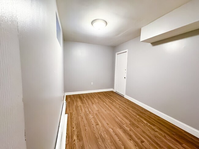 Building Photo - 21 M St