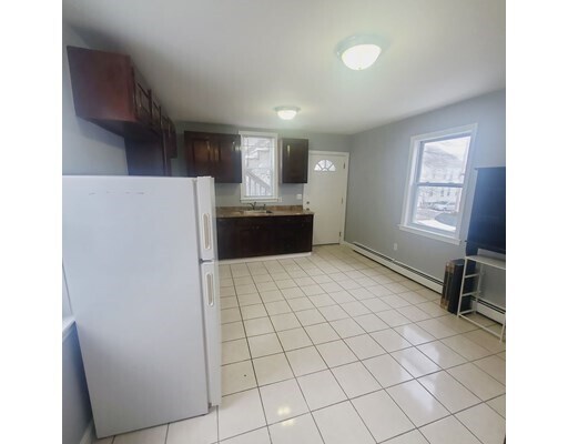 Building Photo - 142 Central Ave