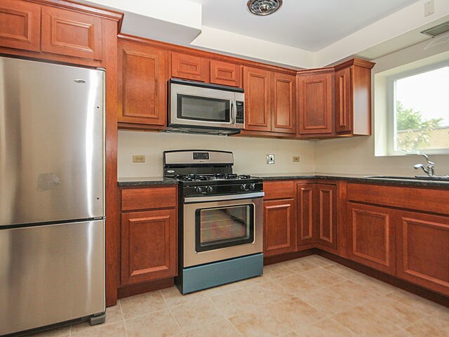 Kitchen - 3014 S Harlem Ave