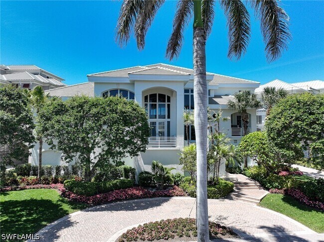 Foto del edificio - 235 Barefoot Beach Blvd