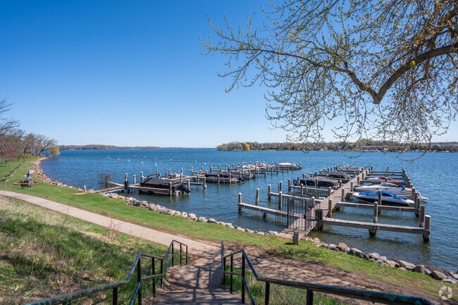 Lakeshore - Excelsior Shores