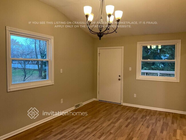 Foto del edificio - 13601 Cherry Ln