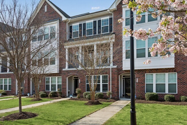 Building Photo - 513 Violet Ct