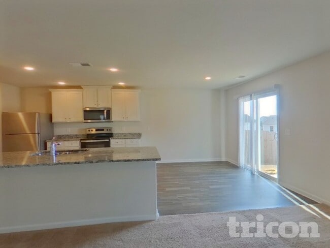 Foto del edificio - 4008 Reinfield Dr