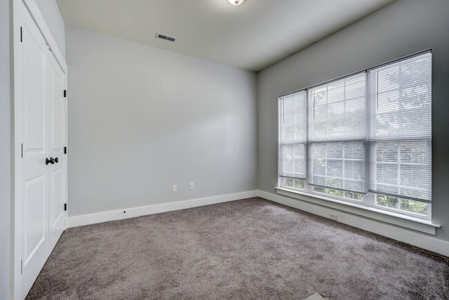 Building Photo - 3050 Whitland Crossing Dr