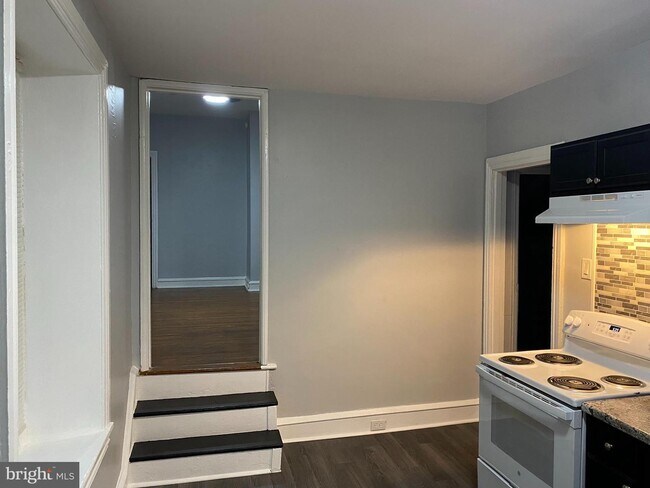 Foto del edificio - 329 E Walnut Ln