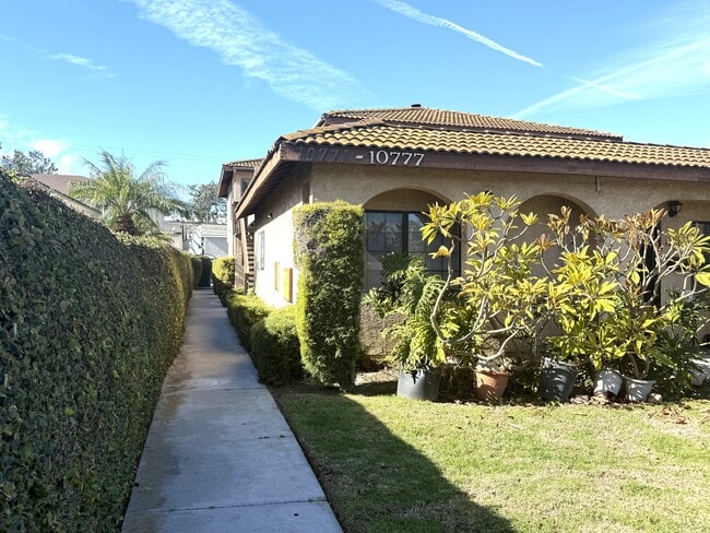 Foto del edificio - 10777 Walnut St