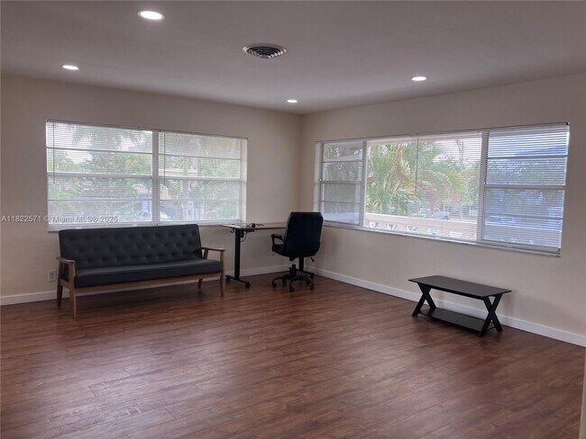 Foto del edificio - 1643 Wiley St