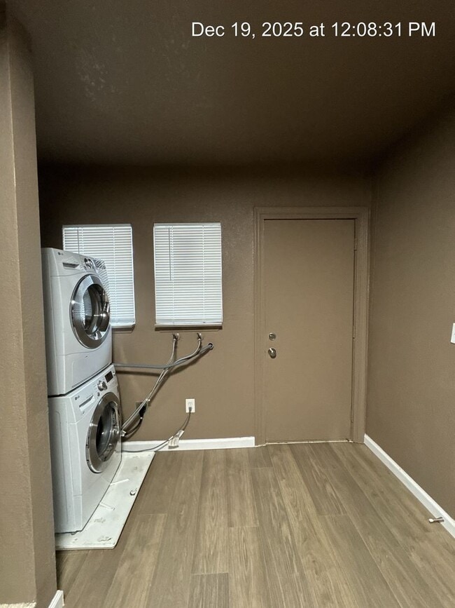 Building Photo - 4131