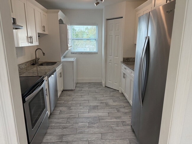 Photo - 4908 West Ingraham Street Apartment