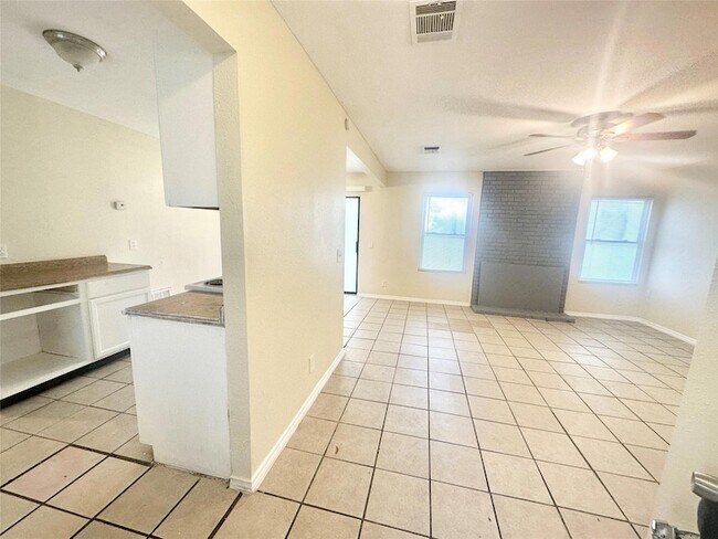 Foto del edificio - 5101 Purple Sage Dr