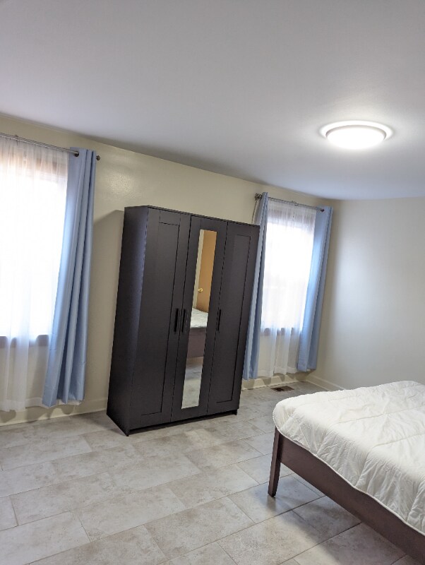 Foto del edificio - 3322 W Catalpa Ave