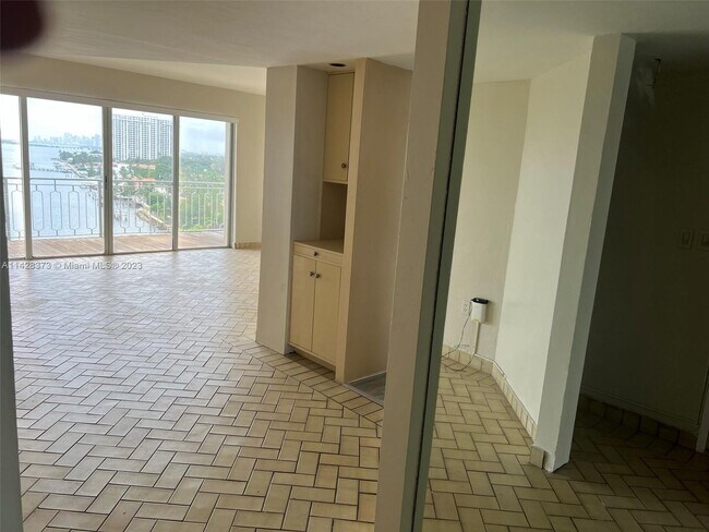 Foto del edificio - 11111 Biscayne Blvd