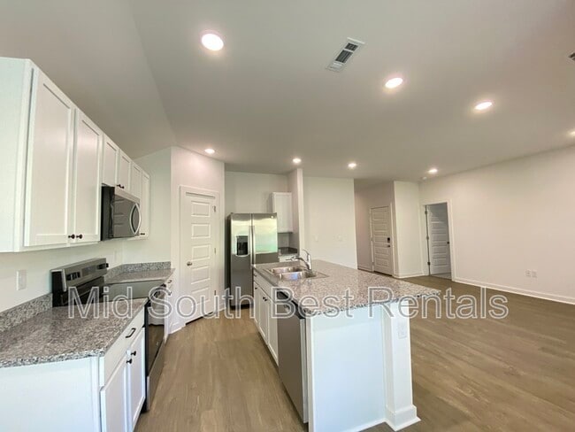 Building Photo - 8402 Oxford Valley Dr