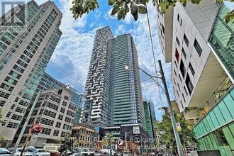 Building Photo - 25 Richmond St E