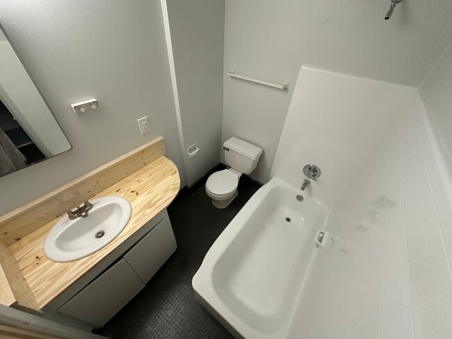 Bathroom - 2033 N McClellan St