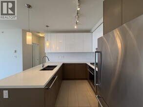 Building Photo - 3080 Lincoln Ave