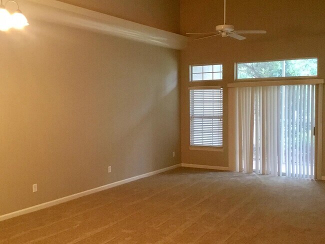 Building Photo - 7007 Starfish Ct