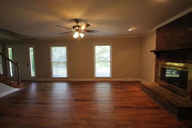 Foto del edificio - Exclusively Offered By Muse Realty Rentals...