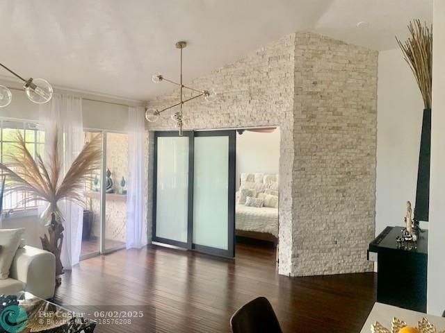 Foto del edificio - 2861 N Oakland Forest Dr