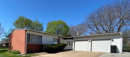 Building Photo - 3727 NW 50th St